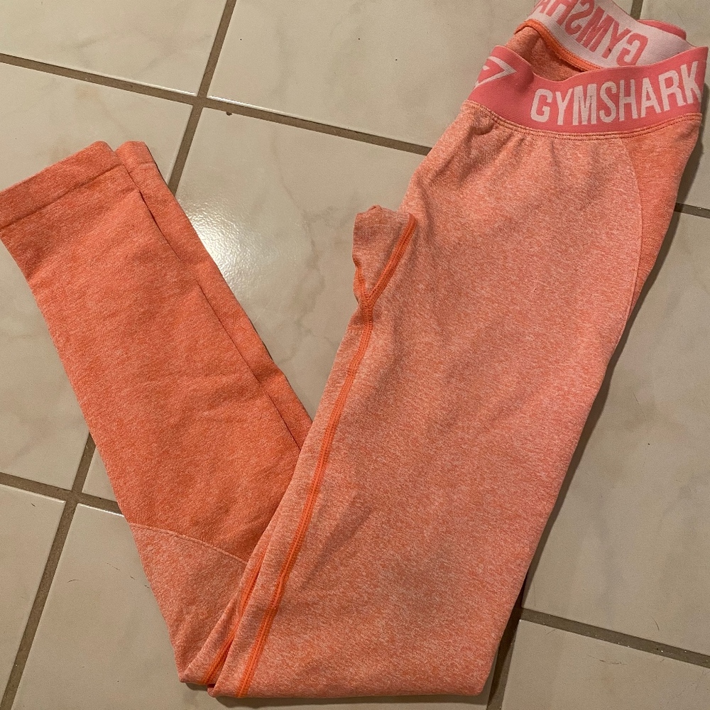 Gymshark Flex Legging in Peach Color (LOOKS NEW)